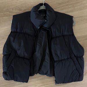 Women's Cropped Black Puffer Vest